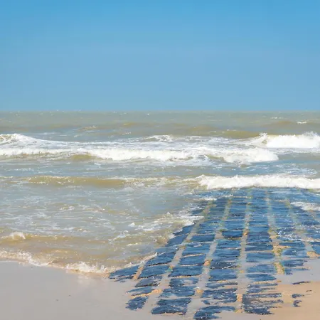 Astrid 202 With Parking By Interhome Apartamento